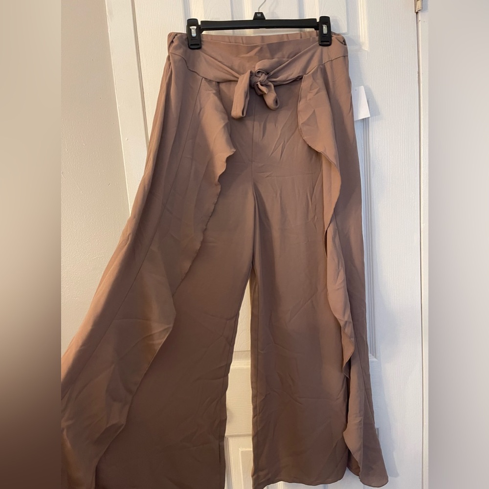 Women’s flowy pants